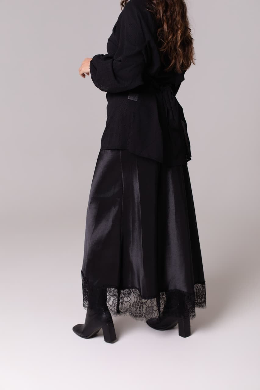 BIAS CUT SKIRT W/ LACE TRIM