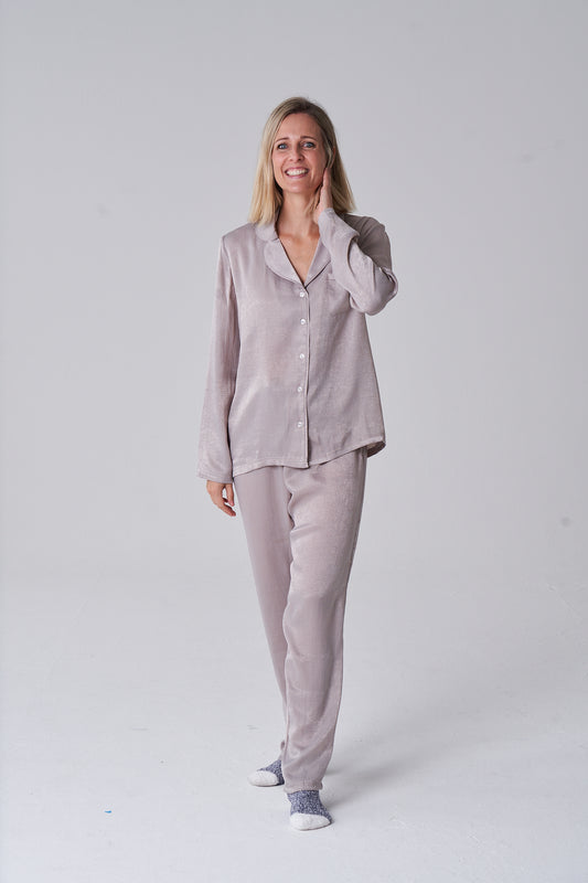 SATIN PJ SET IN GREY